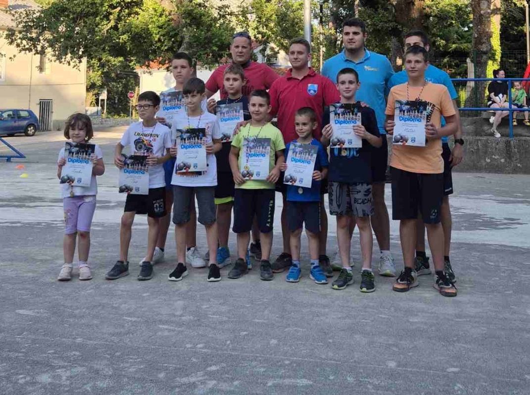 Driveničani organizirali prvu Malu školu boćanja u Vinodolu