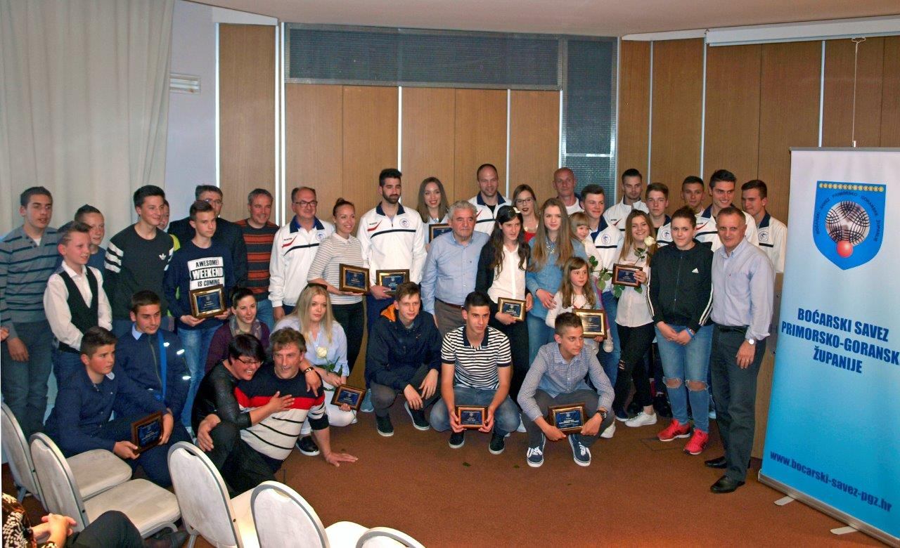 BOĆARSKI SAVEZ PGŽ PODIJELIO PRIZNANJA ZA 2016